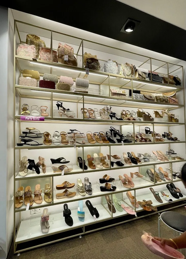 Metro Shoes